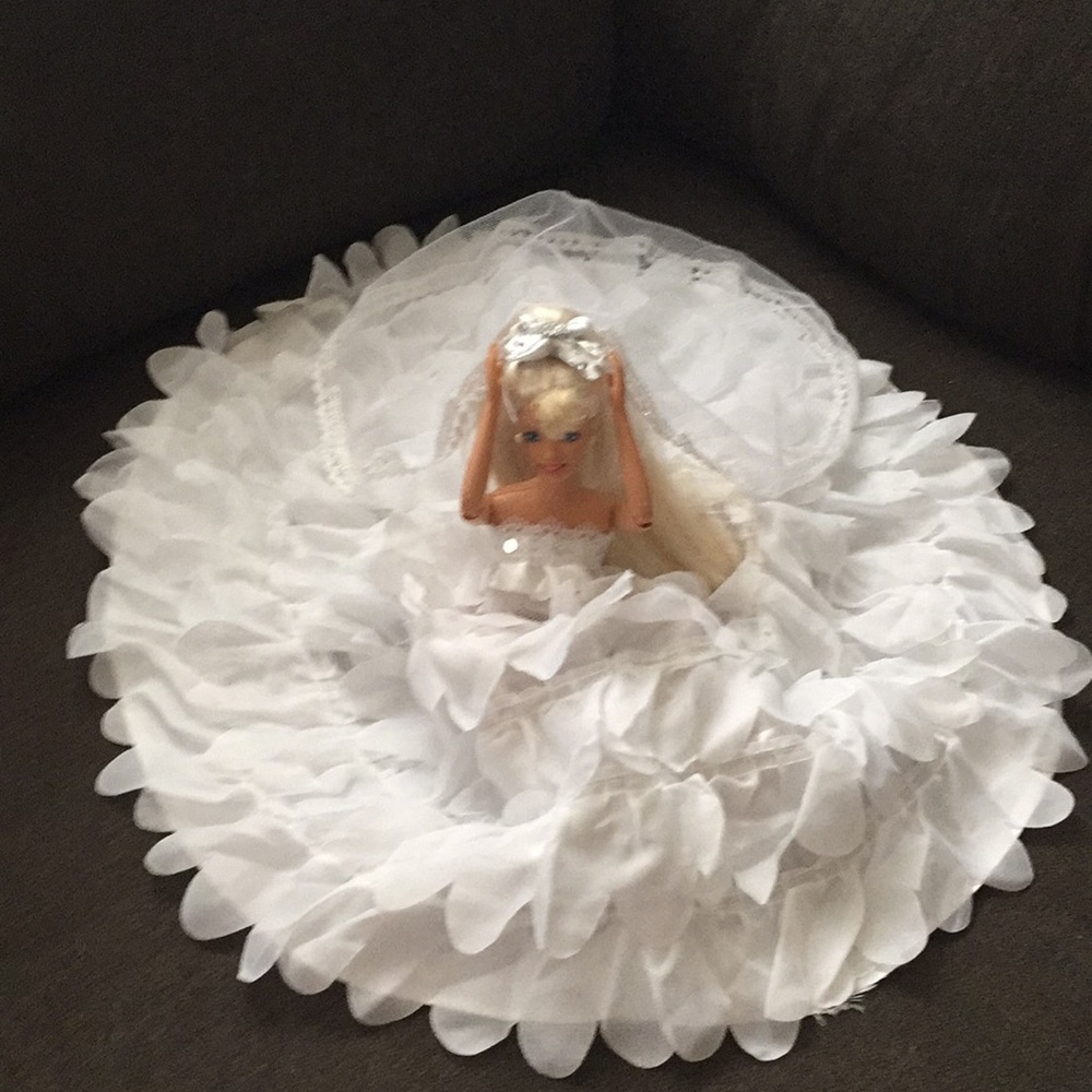 Barbie brides 👰 dress - Picture 5 of 8
